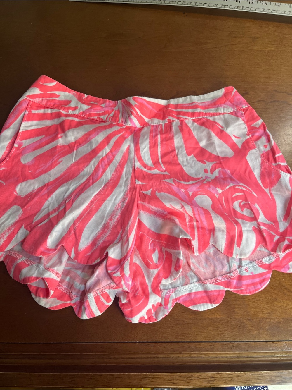 Lilly Pulitzer Pink & White Smocked Waist Shorts Large